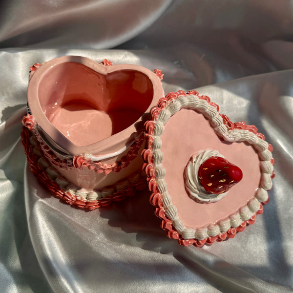 Pink Strawberry Cake Box
