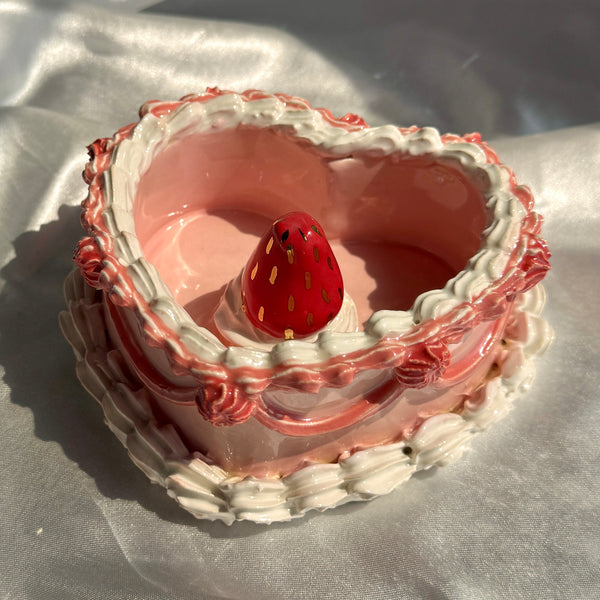 Strawberry Cake Dish
