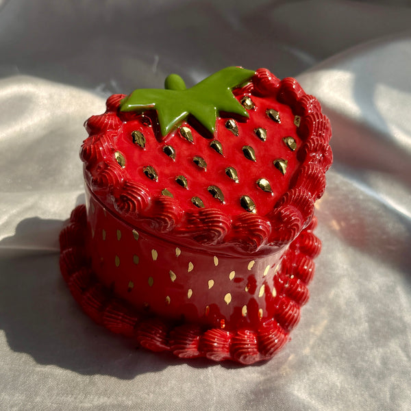 Mini Strawberry Cake Box