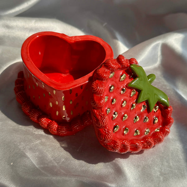 Mini Strawberry Cake Box
