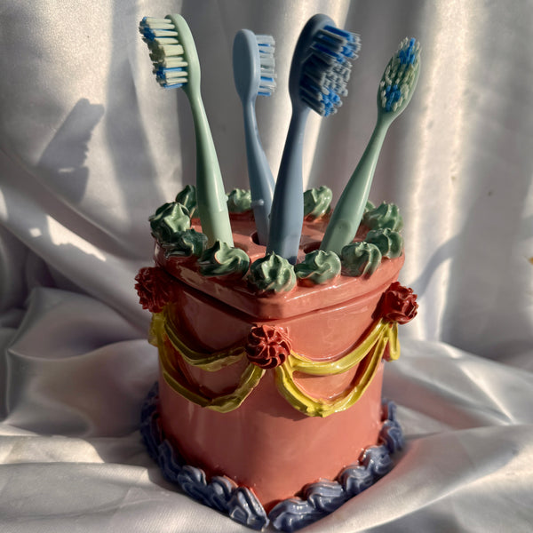 Cake Toothbrush Holder