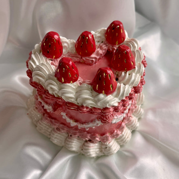 Full Fancy Strawberry Cake Box